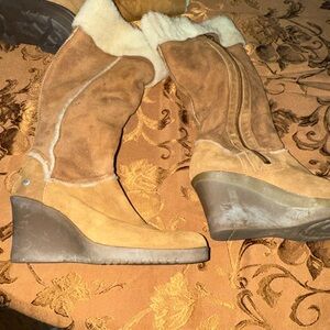 UGG Tan & Brown  Boots with Durable Rubber Sole DEFINITELY NEEDS CLEANING